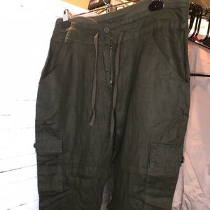 Linen olive trousers from Forever 21